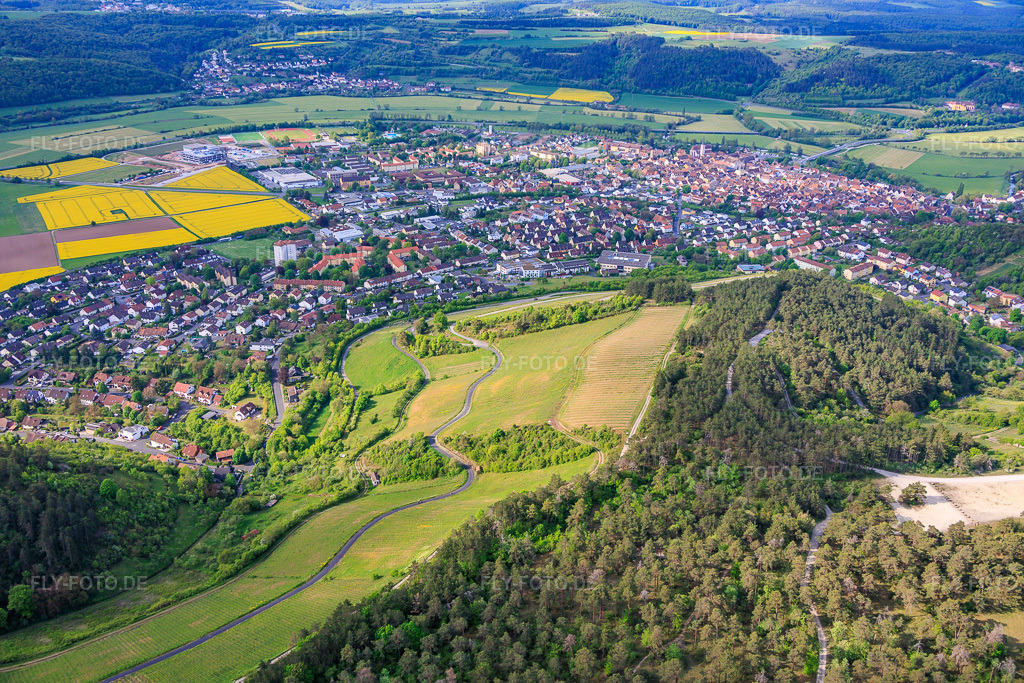 Luftbild: Weinberge von terroir f Hammelburg - Weinbau in Franken in Hammelburg im Bundesland Bayern in Deutschland.Foto: IMG_155603.jpg vom 03.05.2026 durch Werner Riehm/FLY-FOTO.deAuflösung des Originals: 6000 x 4000 pxterroir f - Hammelburg