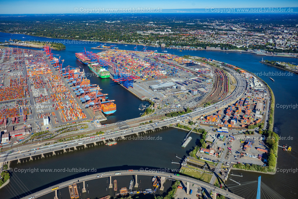 Hamburg_Burchardkai_ELS_9218250925 | HAMBURG 25.09.2025 HHLA Logistics Container Terminal Burchardkai am Hamburger Hafen in Hamburg. // HHLA Logistics Container Terminal Burchardkai in the Port of Hamburg harbor in Hamburg in Germany. Foto: Martin Elsen