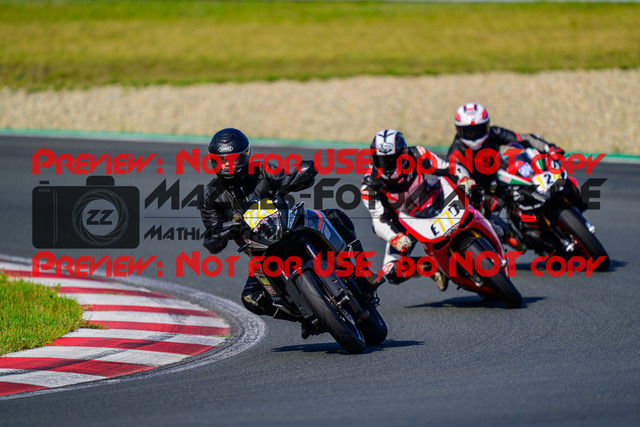 MaZZes_FotoMatrix_240724_6007705_2-324 | GELB