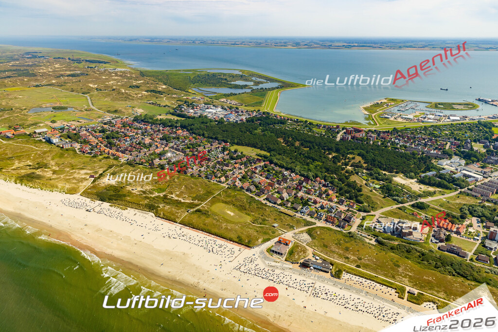 Luftbild der Stadt Norderney - Das Luftbild wurde 2025 vom UL-Flugzeug heraus erstellt ( keine Drohnenaufnahme ) - Hochauflösende Luftaufnahme - für Wandbilder und großformatige Ausdrucke geeignet. Das besondere Geschenk!Hier alle&nbsp;Infos zur Lizenzierung der LuftaufnahmeWir fliegen auch dieses Jahr wieder in Ihre Region um Luftbilder zu erstellen.- Luftbild anfragen