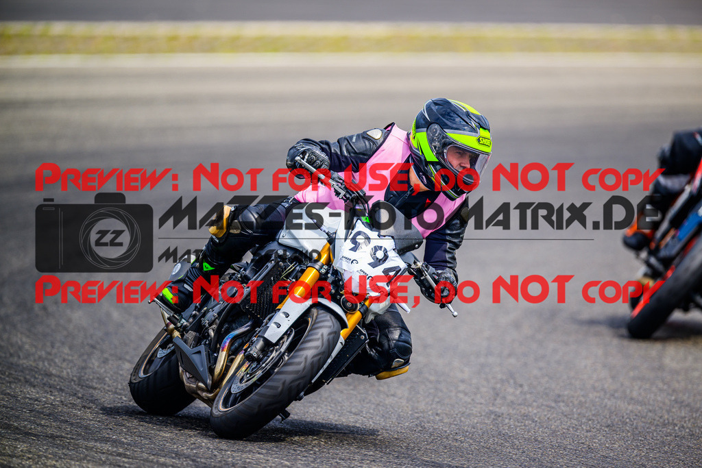 MaZZes_FotoMatrix_240717_6007705_5885 | INST