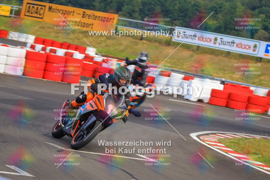 _DSK2249 | Hier findet Ihr Bilder von Touristenfahrten auf der Nürburgring Nordschleife oder von anderen Veranstaltungen die ich besucht habe. Viel Spass beim Durch Schauen 