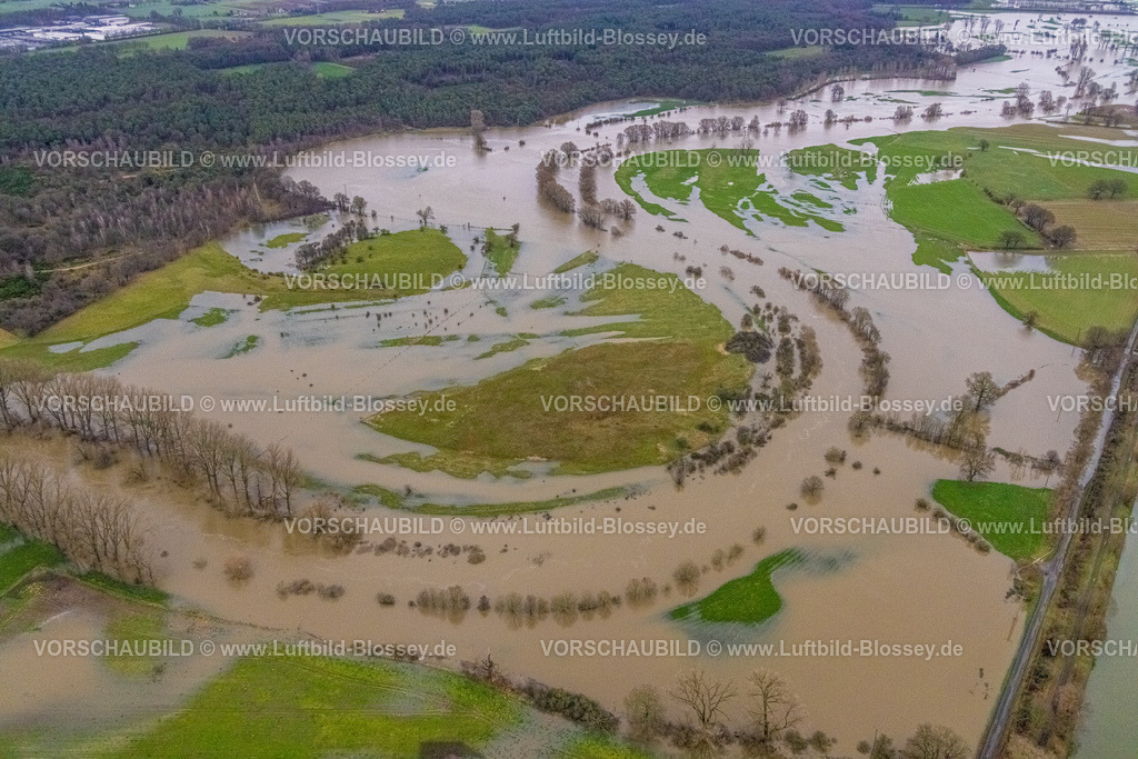 Huenxe231204058 | Luftbild vom Hochwasser der Lippe, Weihnachtshochwasser 2023, Fluss Lippe tritt nach starken Regenfällen über die Ufer, Überschwemmungsgebiet Pliesterbergsche Sohlen
Landschaftsschutzgebiet, Fluss Lippemäander, Bucholtwelmen, Hünxe, Ruhrgebiet, Nordrhein-Westfalen, Deutschland