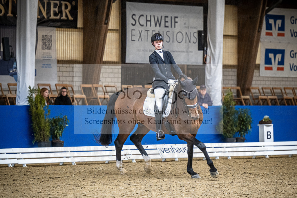 DOS_3520 | Entdecke hochwertige Reitturnierfotos von Foto Oger. Professionell, emotional und authentisch – jetzt Lieblingsmomente im Shop bestellen.Deutschlandweite Turnierfotografie. - Realisiert mit Pictrs.com