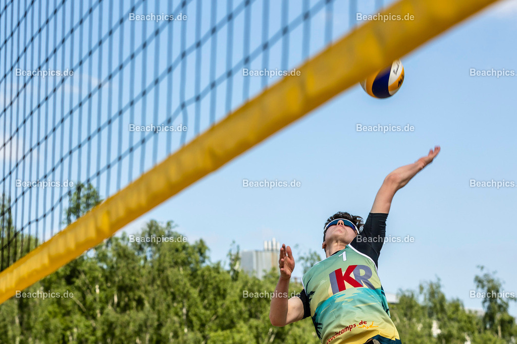 2023-00069687-Vater-Sohn-Turnier |  18.05.2023; Berlin Foto: Gerold Rebsch - www.beachpics.de
