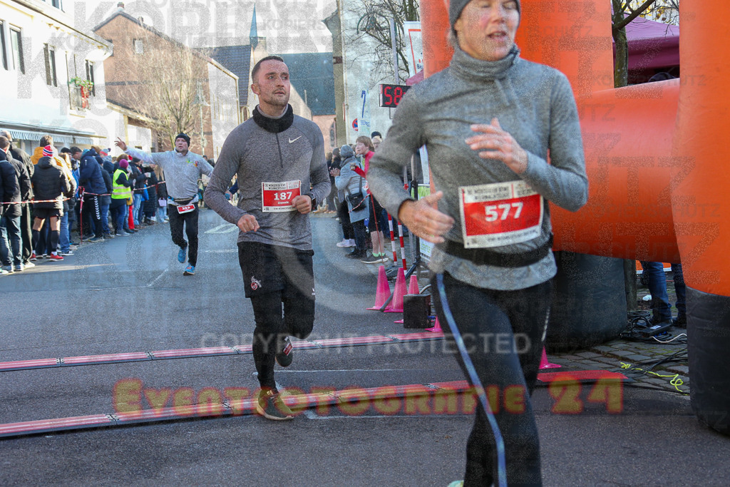241201_1234_EX1_2732 | Sportfotografie im Rhein-Sieg Kreis, Köln, Bonn, NRW, Rheinland Pfalz, Hessen, etc. Unser Tätigkeitsfeld umfasst den Laufsport vom Volkslauf über den Marathon, Duathlon, Triathon bis zum Ultralauf wie Kölnpfad Ultra oder Schindertrail.