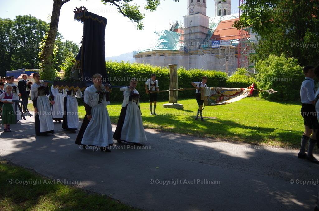 IMGP6647 | fotografiert von Axel PollmannLeonhardi Wallfahrt Benediktbeuern und Murnau, Fronleichnam, Fasching, Landschaft im Loisachtal und Benediktbeuern  - Realisiert mit Pictrs.com