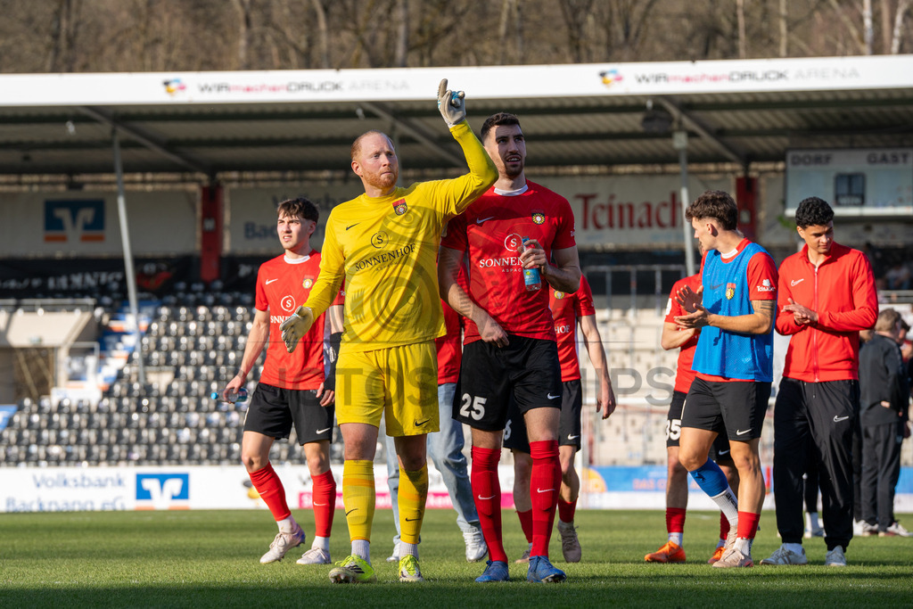 SG Sonnenhof Großaspach vs. KSV Hessen Kassel, Fussball, Regionalliga Südwest, 23. Spieltag, Saison 2025/2026, 07.03.2026 | Maximilian Reule (SG Sonnenhof Großaspach, #01) und Arbnor Nuraj (SG Sonnenhof Großaspach, #25),SG Sonnenhof Großaspach vs. KSV Hessen Kassel, Fussball, Regionalliga Südwest, 23. Spieltag, Saison 2025/2026, 07.03.2026Foto: photosbyphips/Philip Ziegler