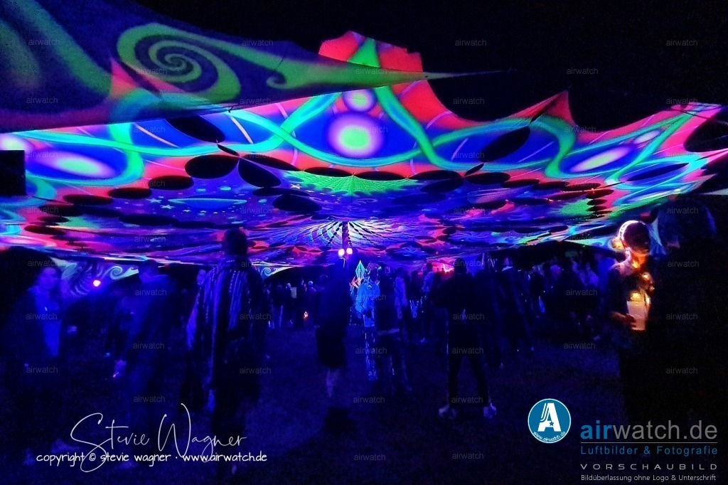 Bachblyten® Festival 2023 | Entdecken Sie atemberaubende Luftbilder und Fotografien auf airwatch.de - Tauchen Sie ein in eine Welt voller faszinierender Aufnahmen aus der Vogelperspektive.