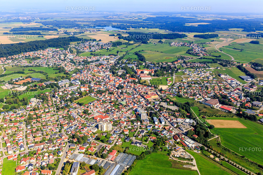 Ortsansicht aus Süden | Luftbild: Ortsansicht aus Süden im Ortsteil Zellerhof in Bad Schussenried im Bundesland Baden-Württemberg in Deutschland. Foto: IMG_129170.jpg vom 04.09.2021 durch Werner Riehm/FLY-FOTO.de - Realisiert mit Pictrs.com