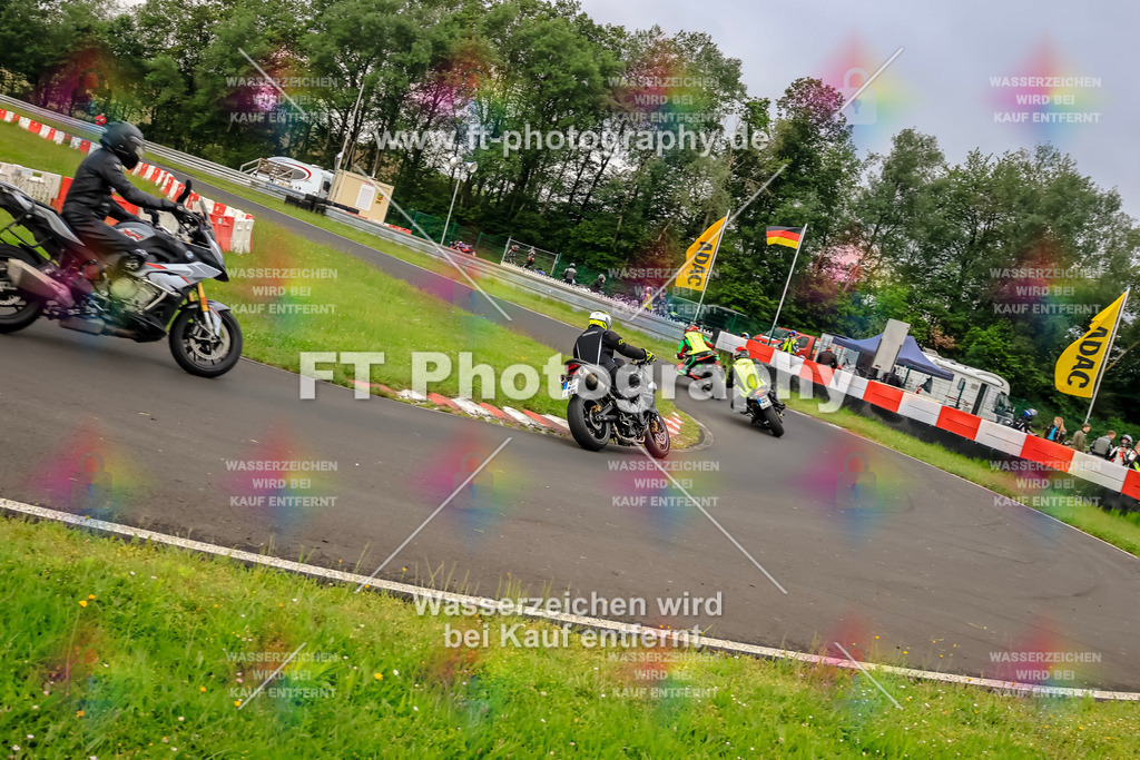 VBK-6240 | Hier findet Ihr Bilder von Touristenfahrten auf der Nürburgring Nordschleife oder von anderen Veranstaltungen die ich besucht habe. Viel Spass beim Durch Schauen 