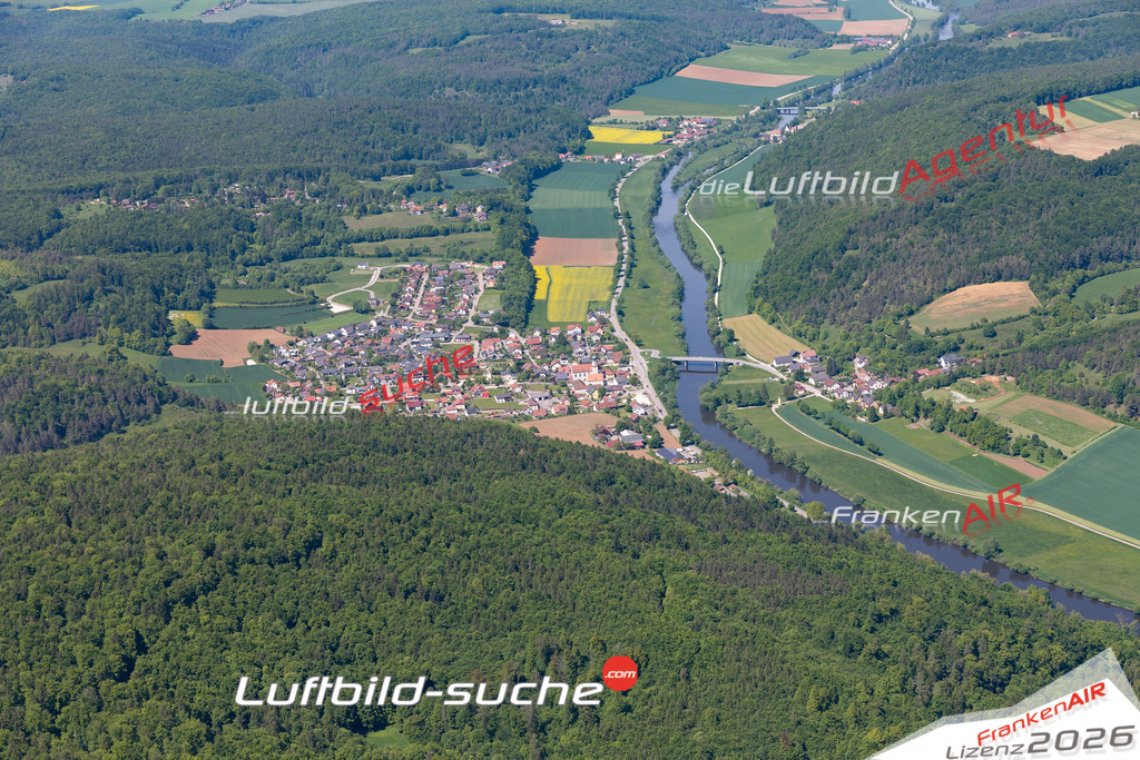 Das Luftbild der Stadt Duggendorf wurde 2021 vom Flugzeug heraus erstellt (keine Drohne) Aufnahmehöhe ca.450 Meter- hohe Bildauflösung und Druck-Qualität garantiert!