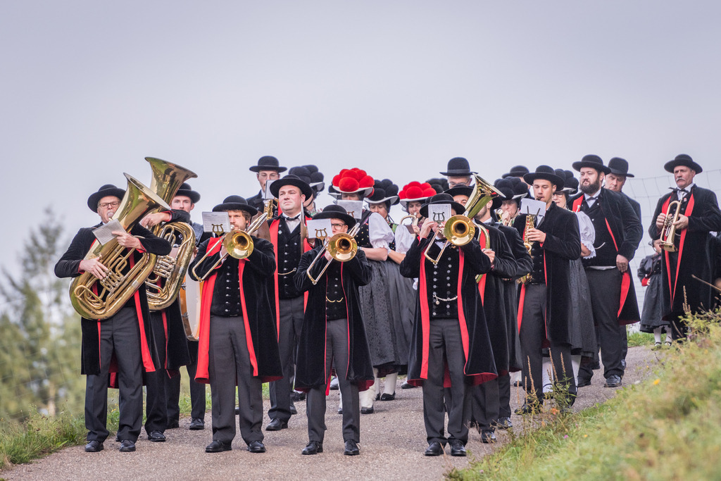 Musiker in Schwarzwaldtracht | <div id="allefotografen-seal-verified-green"></div><script src="https://www.allefotografen.de/956728/seal-verified-green/seal.js" async="async"></script> - Realisiert mit Pictrs.com