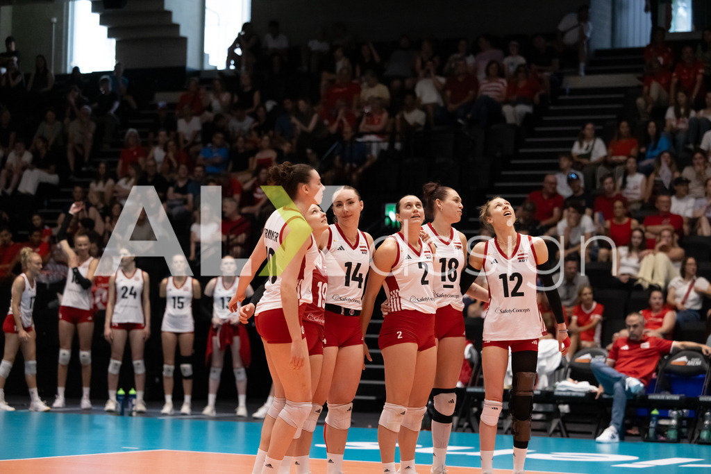 Austria v Switzerland - CEV European League Women | KRIENS, SWITZERLAND - JUNE 14: Team of Austria during the CEV European League match between Austria and Switzerland at Pilatus Arena on June 14, 2026 in Kriens, Switzerland. - Realisiert mit Pictrs.com
