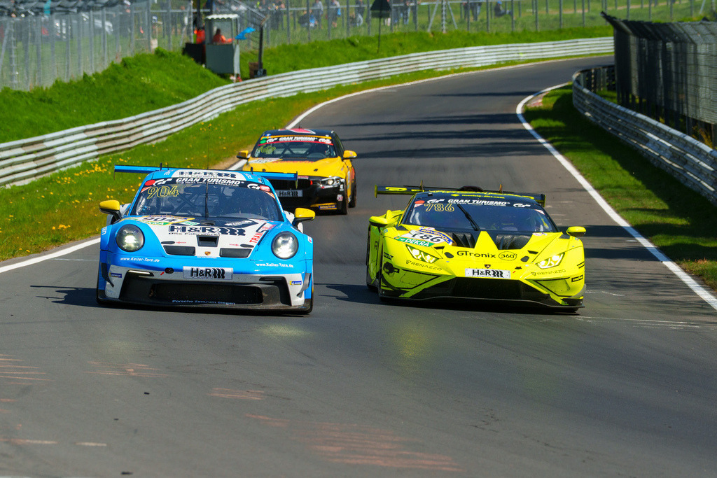 Nürburgring Langstrecken Serie  Rennen 2(NLS) | 26.04.2025 Nürburgring Langstrecken Serie  Rennen 2(NLS), Nürburgring,Deutschland, Bild: # 786, Renazzo Motorsport Team, Sak Nana, Christoph Breuer, Dieter Schmidtmann,  im Lamborghini Huracan GT3 und # 904, H&amp;R Spezialfedern, Antal Zsigo, Martin Rump, ,  im Porsche 911 GT3 Cup - Realisiert mit Pictrs.com