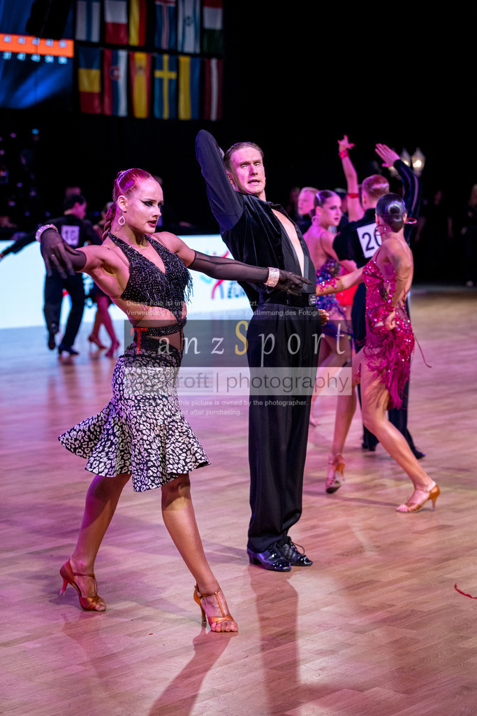 20251213_Baltic-GP_1638-2 | Tanzsportbilder, Standardtanz, Lateintanz, WDSF, DTV, LTVB, dancecomp, goc, hessen tanzt, blaues band der spree, walzer, tango, wiener walzer, slowfox, quickstepp, samba, rumba, cha-cha-cha, paso doble. jive, hd-kroft photography, turniertanzsport