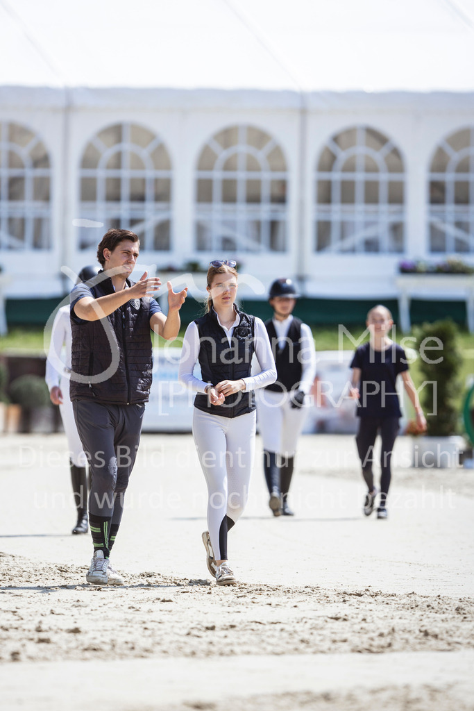 240711_BHO_L-Stil-2-500 | Deine schönsten Turniermomente als professionelle Fotos! Entdecke hochwertige Pferdesport-Fotografie im Online-Shop. Jetzt Fotos finden & bestellen!