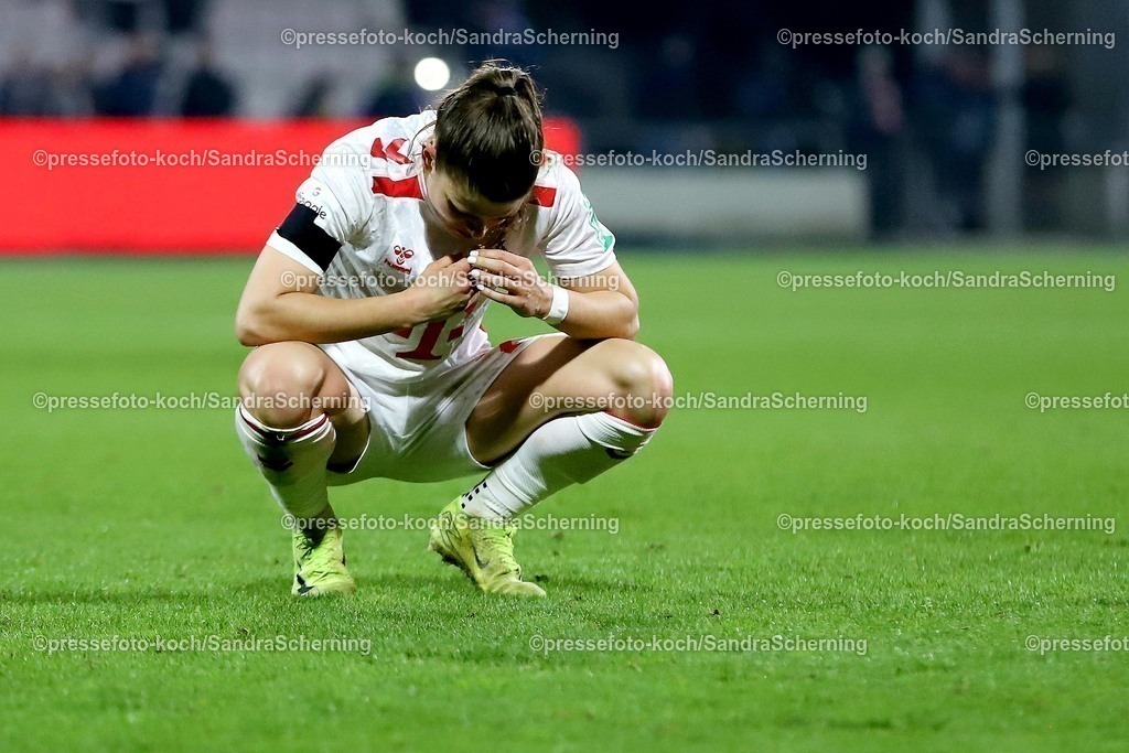 xSSC28032501032 | 28.03.2025, xsscx, Frauen Fußball, 1. FC Köln - FC Carl Zeiss Jena, 1. Fußball Bundesliga, Franz-Kremer-Stadion, Saison 2024 2025: Martyna Wiankowska (1. FC Köln 26) enttäuscht nach der Niederlage DFB regulations prohibit any use of photographs as image sequences and or quasi-video.