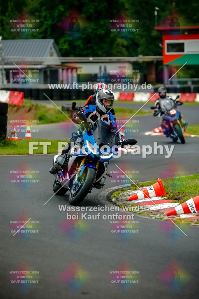 VBK-3660 | Hier findet Ihr Bilder von Touristenfahrten auf der Nürburgring Nordschleife oder von anderen Veranstaltungen die ich besucht habe. Viel Spass beim Durch Schauen 