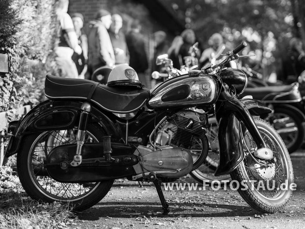 20251018-00099 | Syke Barrien 2025 Oldtimer Treffen - Realisiert mit Pictrs.com
