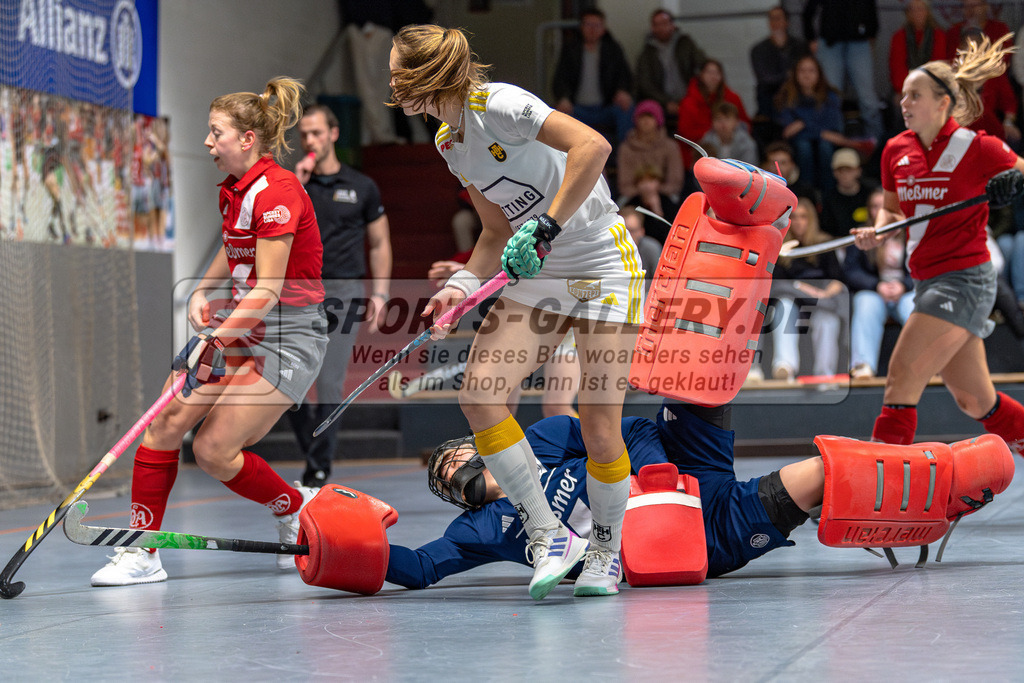 SM_2024-12-20-D85_-512 | 1.Bundesliga Hallenhockey  (W) DCADA - HTHC / 6:5 (3:3)