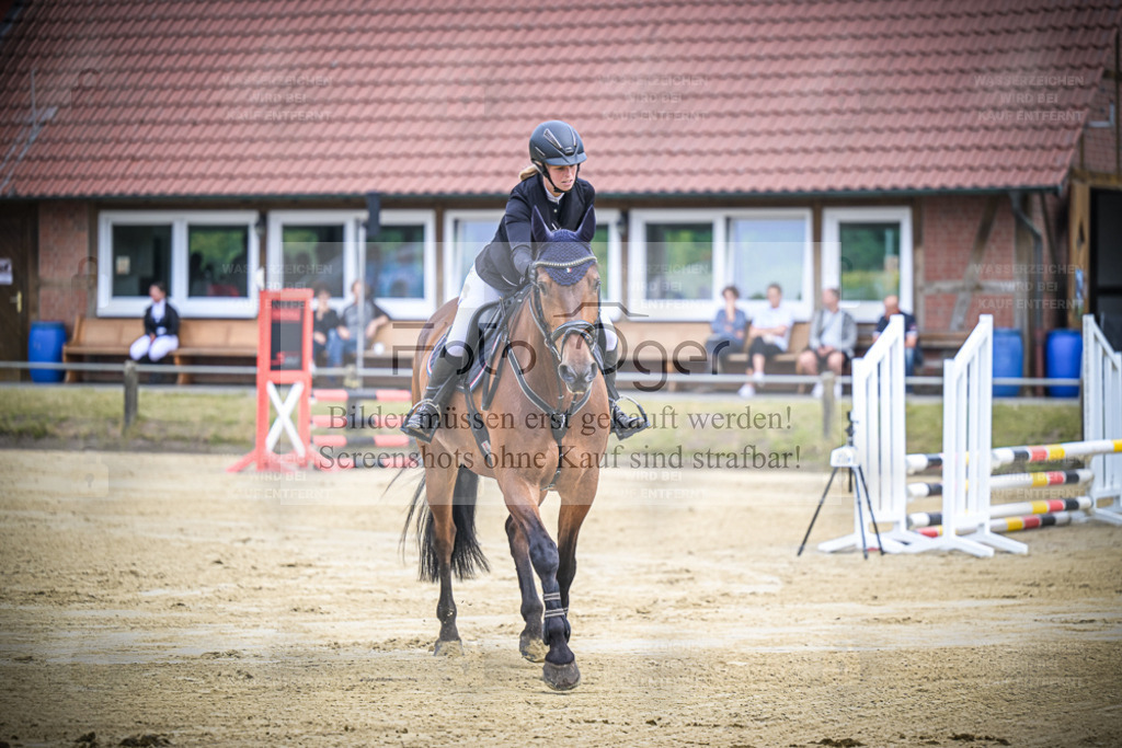 DOS_1307 | Entdecke hochwertige Reitturnierfotos von Foto Oger. Professionell, emotional und authentisch – jetzt Lieblingsmomente im Shop bestellen. - Realisiert mit Pictrs.com