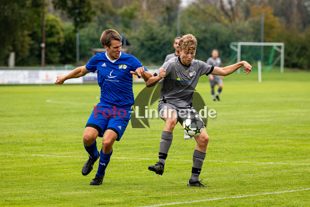SG SV Eberfing/SV Söchering gegen SG TSV Schäftlarn / SC Baierbrunn | Fußball A-Klasse Herren Oberbayern Zugspitze Gruppe 5 6. Spieltag, SG SV Eberfing/SV Söchering gegen SG TSV Schäftlarn / SC Baierbrunn, 20240908,Duelle zwischen Maximilian HUPFAUF (SG TSV Schäftlarn/SC Baierbrunn 11) und Johannes AMMER (SG SV Eberfing/SV Söchering 4),2024-09-08 in Obersöchering (Sportplatz Obersöchering), Johannes AMMER (SG SV Eberfing/SV Söchering 4), Maximilian HUPFAUF (SG TSV Schäftlarn/SC Baierbrunn 11)Copyright: WolfgangxLindner www.foto-lindner.de / shop.foto-lindner.de