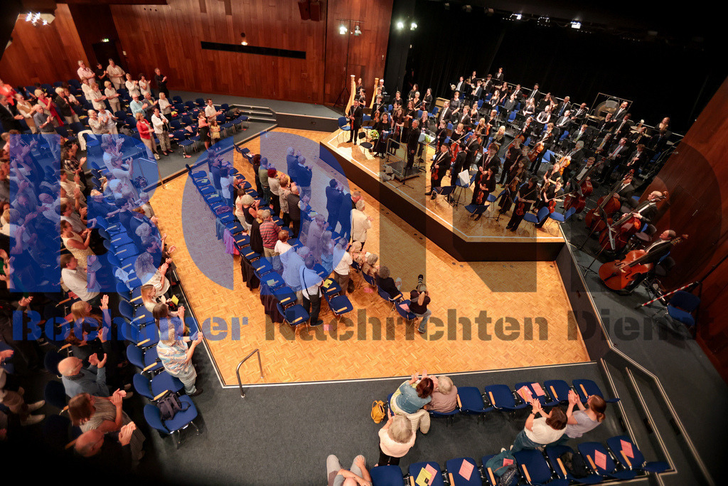 Maerkisches Jugendsinfonieorchester (MJO) {date} -  | {headline}(Foto: Sebastian Sendlak / BOND) - Realisiert mit Pictrs.com