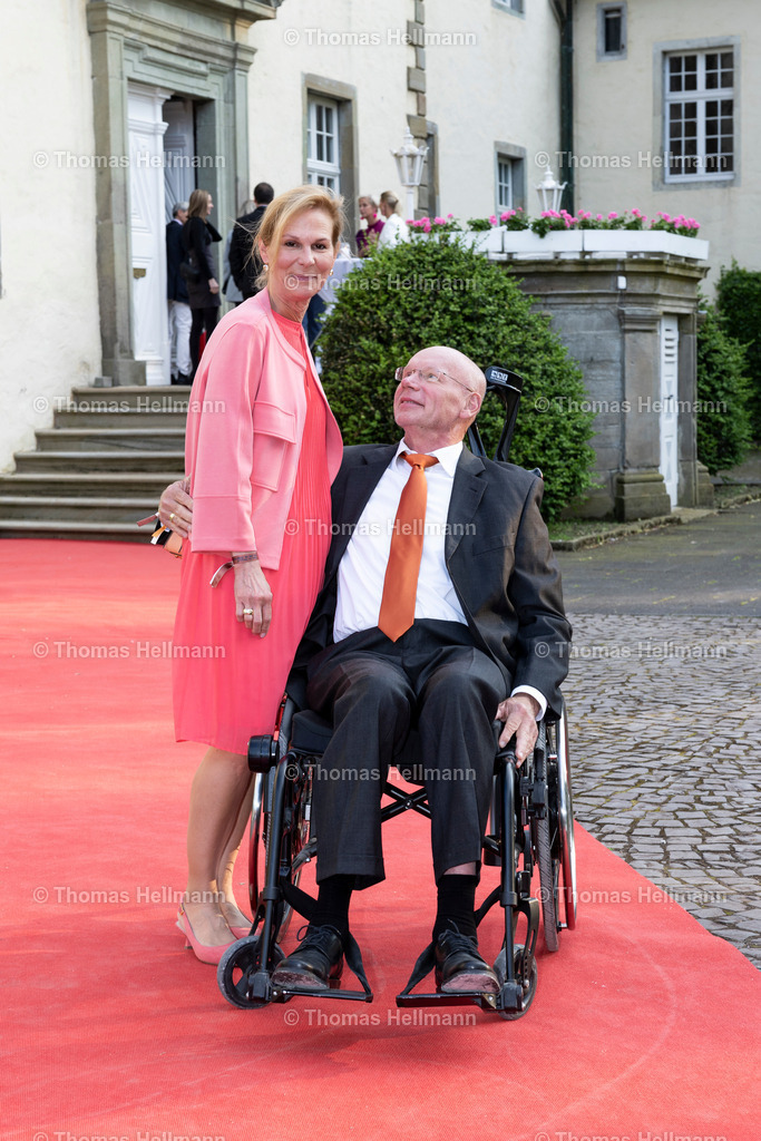 TH_Schlossempfang_19153 | Longines Balve Optimum 2024 am 07.06.24 in Balve, Schloss Wocklum, Thomas Hellmann, Schlossempfang