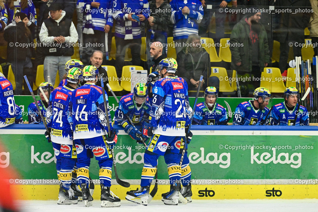 EC IDM Wärmepumpen VSV vs. Pioneers Vorarlberg | Spielerbank EC VSV, Headcoach EC VSV TUOMIE Tray,#74 COATTA Max EC VSV, #46 WALL Alex EC VSV, #26 VAN NES Guus EC VSV, EC IDM Wärmepumpen VSV vs. Pioneers Vorarlberg, EC IDM Wärmepumpen VSV vs. Pioneers Vorarlberg am 14.12.2024 in Villach (Stadthalle Villach), Austria, (Photo by Bernd Stefan)