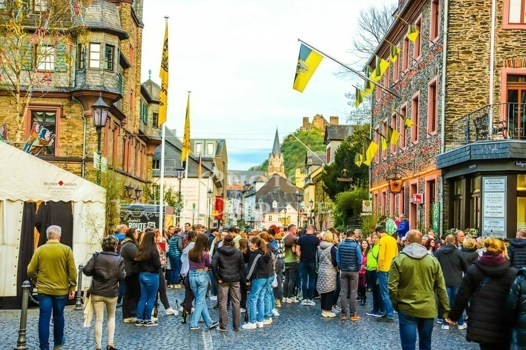 Oberwesel 2023 Hexennacht-2187 | Erleben Sie den Zauber des Mittelrheins und entdecken Sie die atemberaubende Auswahl an Fotos und Bildern bei Rheinfotos. Wir bieten eine vielfältige Auswahl an Produkten wie Poster, Karten, Sticker, Textilien und Geschenkartikeln und Fototouren. - Realisiert mit Pictrs.com