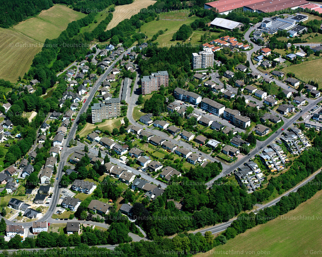 2632343 | MEINERZHAGEN 19.05.2007 Wohngebiet einer Einfamilienhaus- Siedlung  in Meinerzhagen im Bundesland Nordrhein-Westfalen, Deutschland // Single-family residential area of settlement  in Meinerzhagen in the state North Rhine-Westphalia, Germany Foto: Gerhard Launer