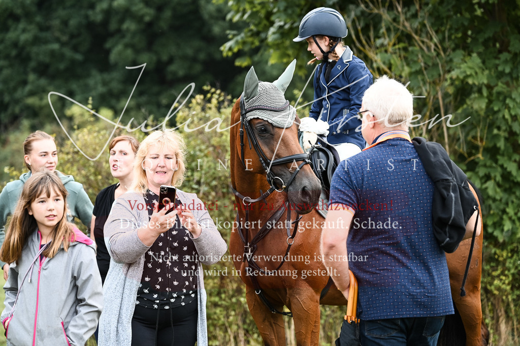 DSC_5743 | Pferde- und Turnierfotografie in Westsachsen. Pferdeportraits, Auftragszeichnungen und intuitive Kunst.
