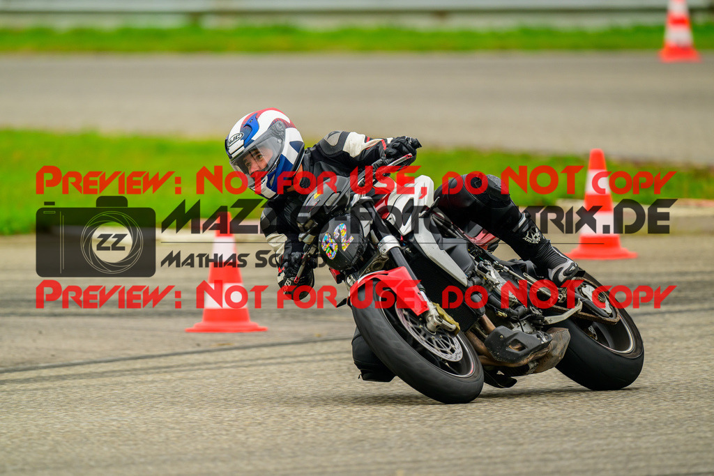 MaZZes_Fotomatrix_20241003_6007705_0974-2 | GELB