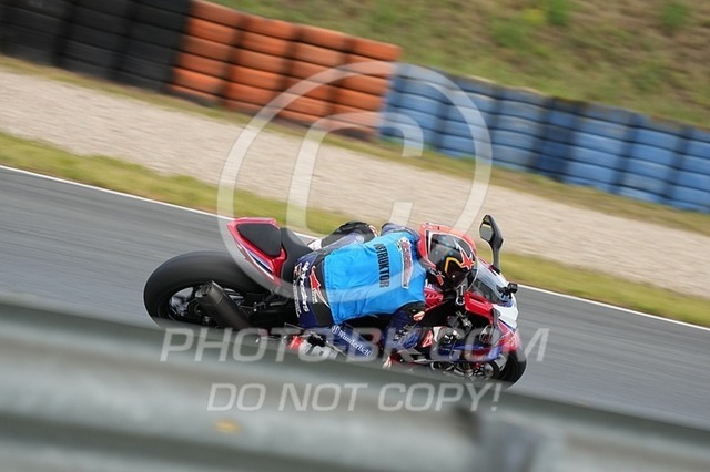 2025_08_30_PBK_22116 | Sportfotografie; SlowMotion; Video; Rennstrecke; Hafeneger; Speer; Racing; RSE; BMW; CBO; Trackday; Motorsportarena; Hockenheimring; Brno; Most; Barcelona; Valencia