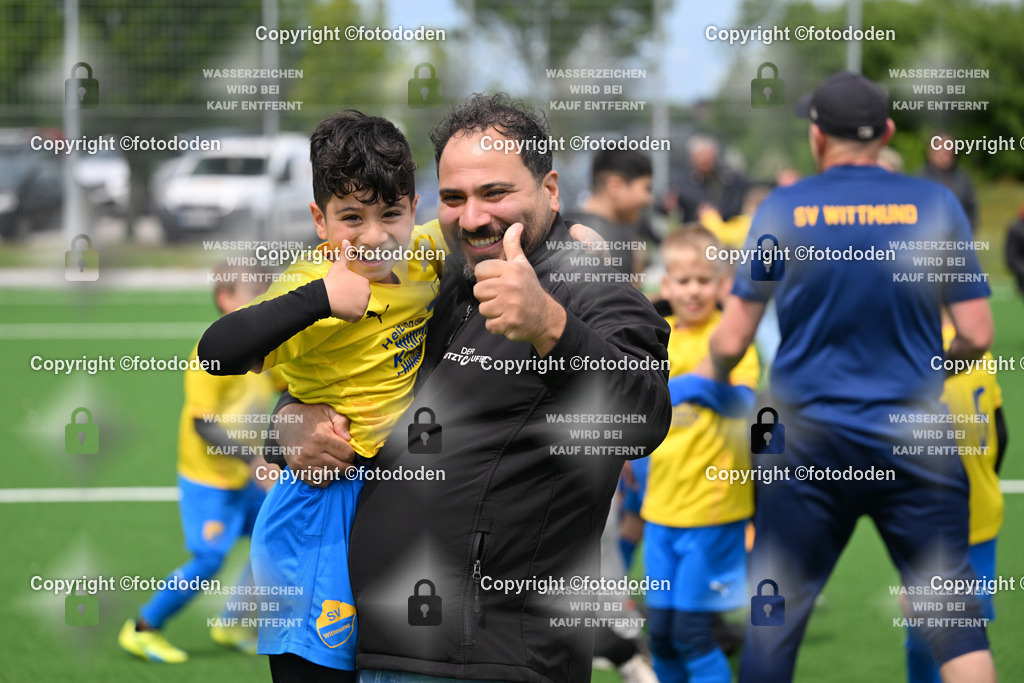 DSC_7983 | Platz 1 = SV Wittmund lSponsor "Putzteufel" mit seinem Sohn