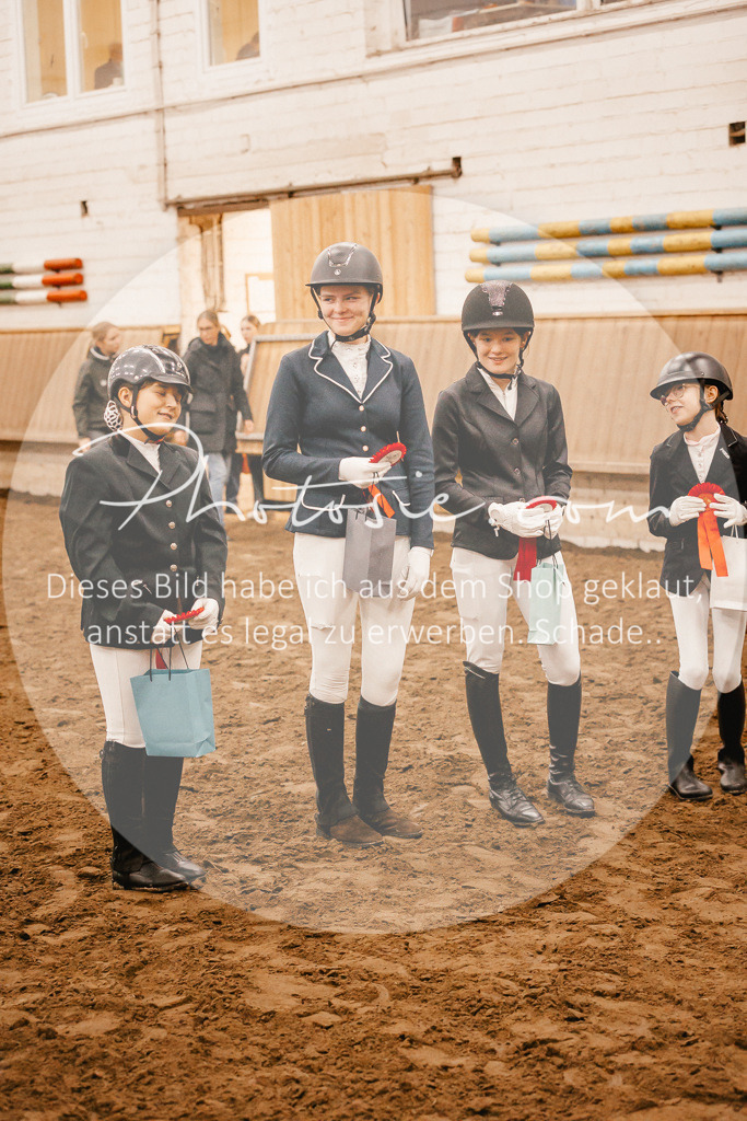 3I6A6609 | Stimmungsvolle Portraits und Reitsportfotografie im Ruhrgebiet und im Münsterland.

Pferdefotografie, Hundefotografie, Tierfotografie, Reportagen, Portraits von Tier und Mensch, Turnierfotografie in Bochum, Recklinghausen, Marl, Haltern am See, Dülmen.. - Realisiert mit Pictrs.com