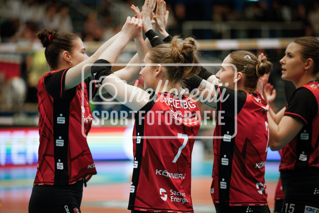 Volleyball I Frauen I Saison 2025-2026 I Bundesliga I Playoff-Viertelfinale 2 I USC Münster - Dresdner SC-2 | realhellocedii - Realisiert mit Pictrs.com