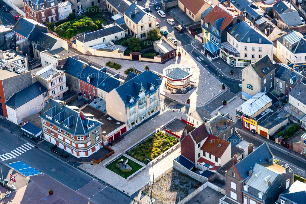 Vue aérienne: Vue de la ville à Cayeux-sur-Mer dans le département Somme, France. Photo: IMG_70908.jpg prise le 24/08/2014 par Werner Riehm/FLY-FOTO.eu – Résolution de l'original: 3786 x 2524 px