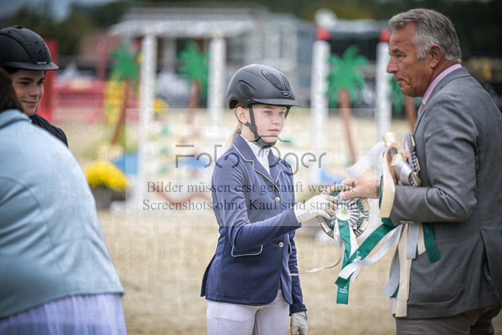 DOS_0079 | Entdecke hochwertige Reitturnierfotos von Foto Oger. Professionell, emotional und authentisch – jetzt Lieblingsmomente im Shop bestellen.Deutschlandweite Turnierfotografie. - Realisiert mit Pictrs.com