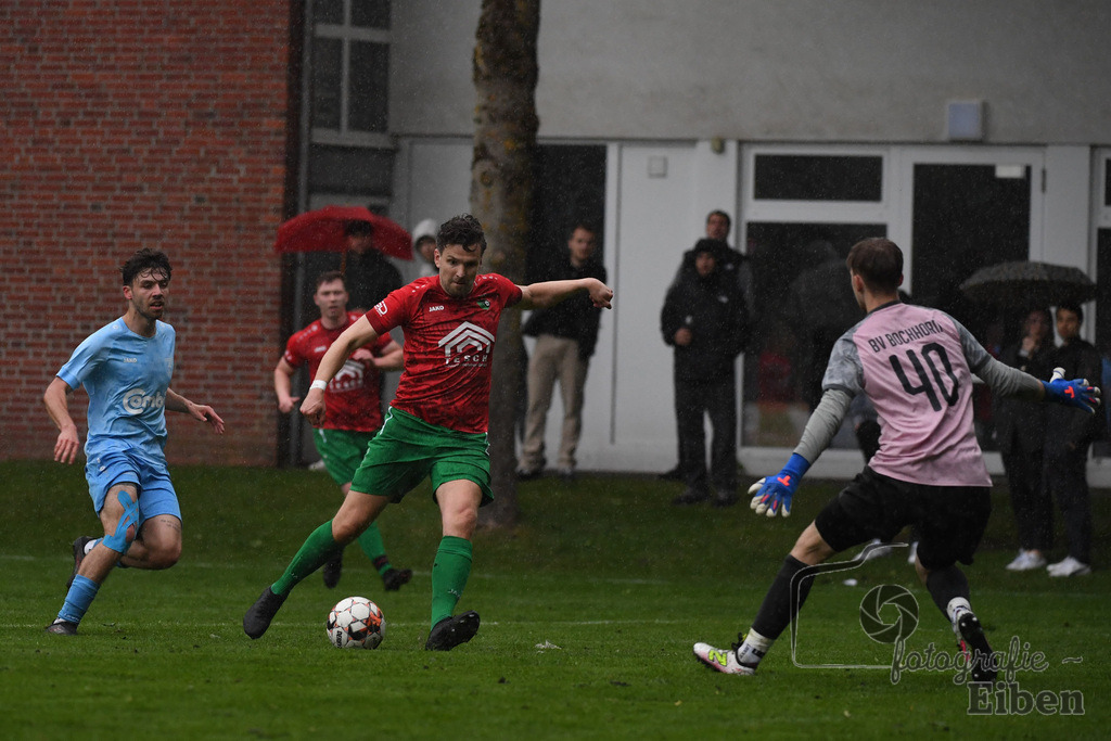 BV Bockhorn-SG FriPe | Relegation zur Kreisliga; BV Bockhorn (weiß)-SG FriPe (rot) am 05.06.2025 in Oldenburg/Ofenerdiek (Lagerstraße), Photo: Philip Eiben 2025 - Realisiert mit Pictrs.com