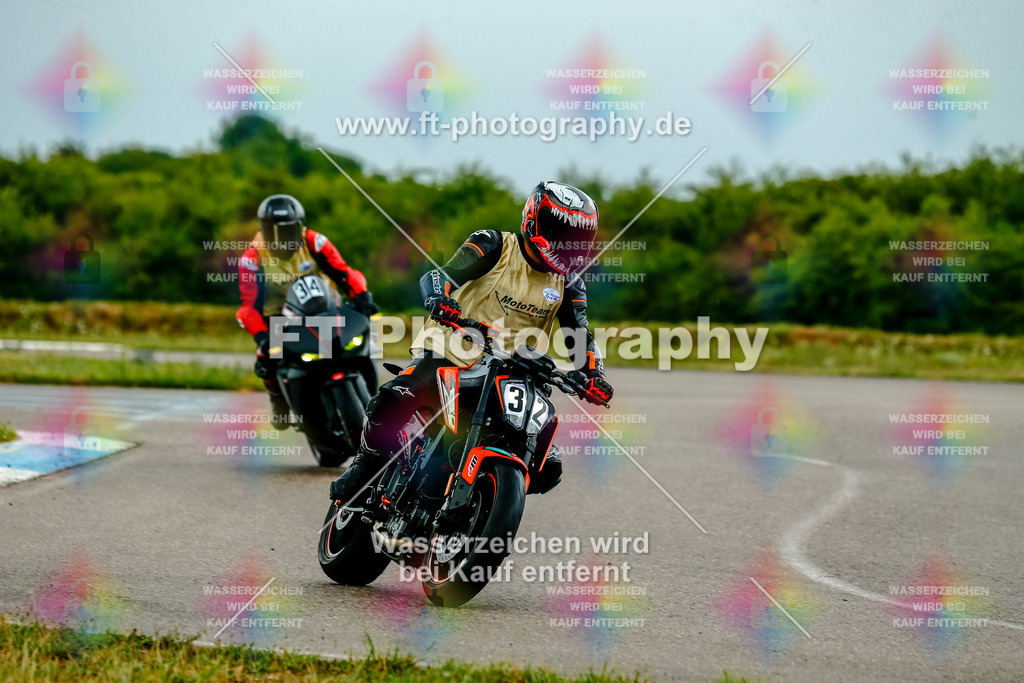 Chambley Juli-1477 | Hier findet Ihr Bilder von Touristenfahrten auf der Nürburgring Nordschleife oder von anderen Veranstaltungen die ich besucht habe. Viel Spass beim Durch Schauen 
