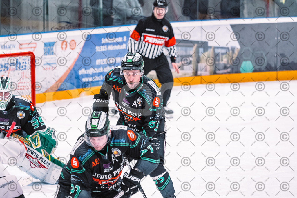 Alligators_vs_Memmingen_05_12_2025-185 | Höchstadt Alligators Fotogalerie: Eishockey-Action aus Franken. Professionelle Spielfotos, Portraits & Stadionbilder zum Download. Jetzt entdecken! - Realisiert mit Pictrs.com