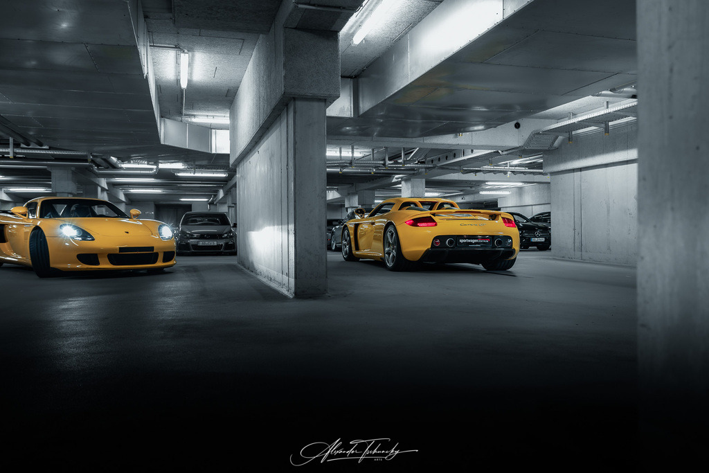 Carrera GT Double Trouble | Entdecken Sie die faszinierende Welt von Alexander Tschuncky Arts: Kreative Fotografie, atemberaubende Automobilkunst und hochwertiger Bilderdruck. Lassen Sie sich inspirieren! - Realisiert mit Pictrs.com
