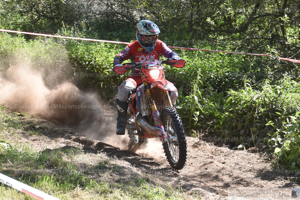 DSC_0197 | Sportfotografie , Motorsport, Motoross, Reitsport, Mointainbike, Enduro,
Landschaft , Outdoor, Eventfotografie, Landschaft, Bilder online bestellen - Realisiert mit Pictrs.com