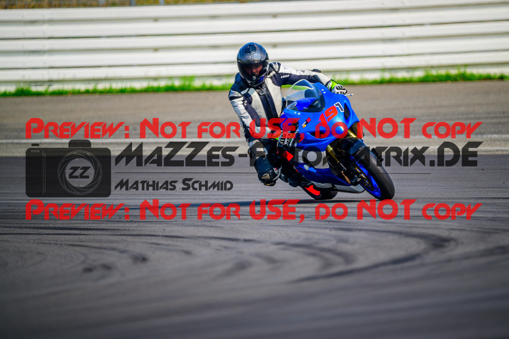 MaZZes_Fotomatrix_20250609_6007705_1248-2 | ROT