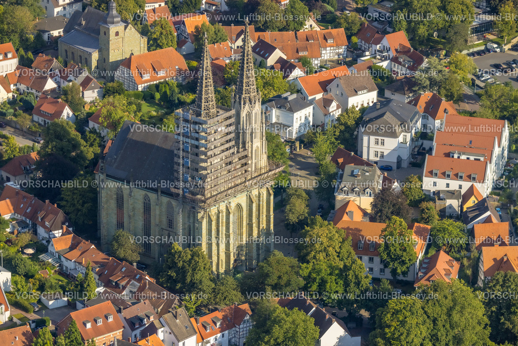Soest230806126 | Luftbild, Kirchturm-Sanierung an der evang. Kirche Sankt Maria zur Wiese, Walburger, Soest, Soester Börde, Nordrhein-Westfalen, Deutschland