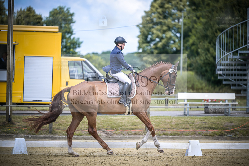 DOS_1326 | Entdecke hochwertige Reitturnierfotos von Foto Oger. Professionell, emotional und authentisch – jetzt Lieblingsmomente im Shop bestellen. - Realisiert mit Pictrs.com