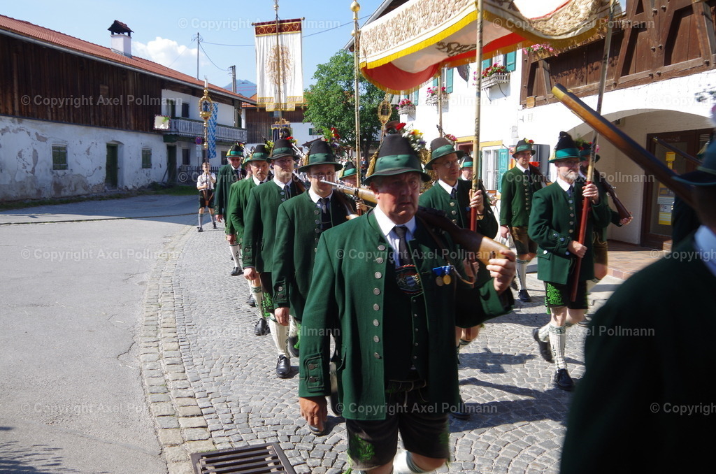 IMGP3464 | fotografiert von Axel PollmannLeonhardi Wallfahrt Benediktbeuern und Murnau, Fronleichnam, Fasching, Landschaft im Loisachtal und Benediktbeuern  - Realisiert mit Pictrs.com