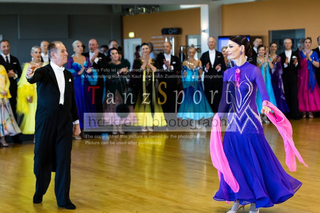 20250906_LM_By_Masters-III-S-Std_6196 | Tanzsportbilder, Standardtanz, Lateintanz, WDSF, DTV, LTVB, dancecomp, goc, hessen tanzt, blaues band der spree, walzer, tango, wiener walzer, slowfox, quickstepp, samba, rumba, cha-cha-cha, paso doble. jive, hd-kroft photography, turniertanzsport